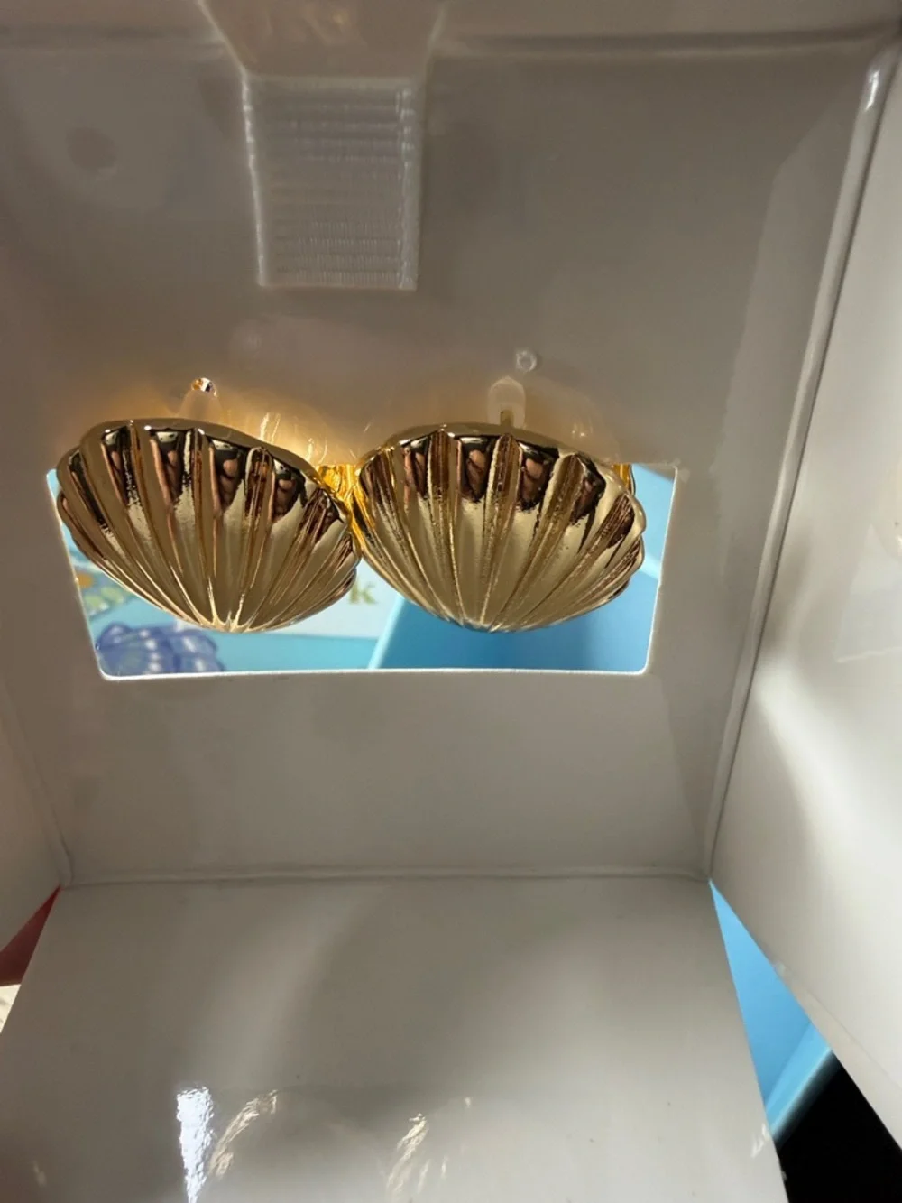 piper·k Gold Shell Stud Earrings - Shiny Gold Seashell Design